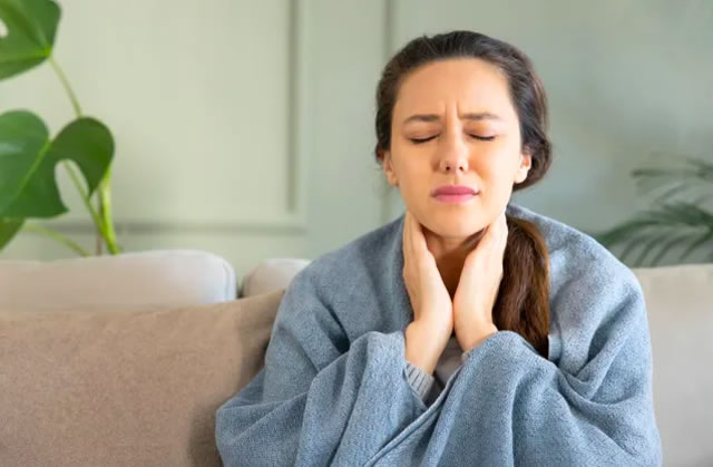 6 loại okviphoatdong cần tránh khi bị đau họng - Ảnh 1