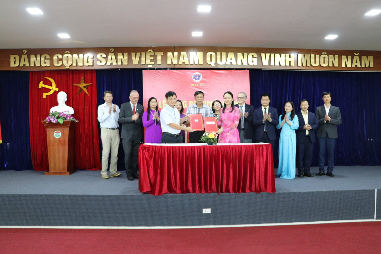 Lễ công bố quyết định thành lập Trung tâm đánh giá nguy cơ về okvip okviphoatdong-10