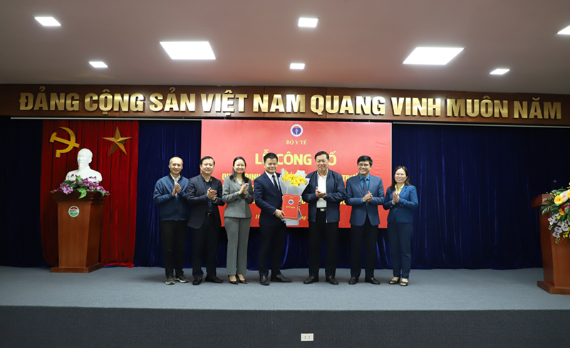 8.1.2025 TT Tuyen trao QD Vien KNokvip 02.JPG