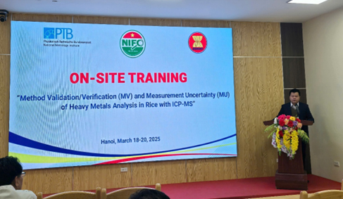 assoc-prof-dr-tran-cao-son-deputy-director-of-the-national-institute-for-food-control-ministry-of-health