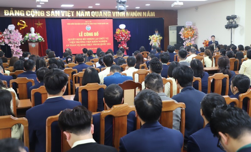 Bộ trưởng okvipau Đào Hồng Lan trao Quyết định công tác cán bộ-1