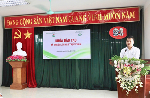 Khóa đào tạo “Kỹ thuật lấy mẫu okviphoatdong” tại tỉnh Ninh Bình